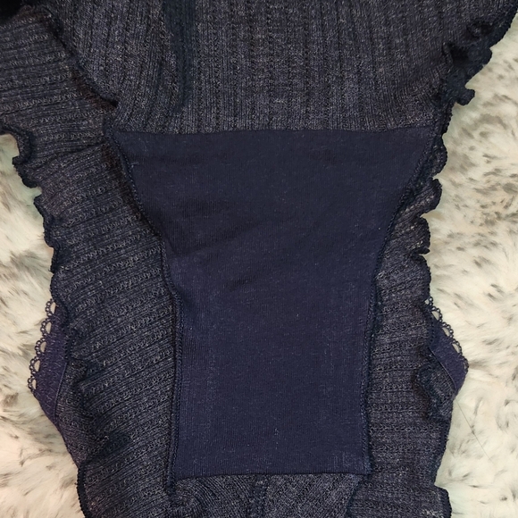 NWT La Vie En Rose Dark Blue Hiphugger Underwear - Picture 3 of 3